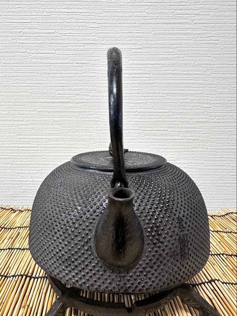 未使用相当、長期保管品、栞付 南部盛栄堂造１５型アラレ 鉄瓶 南部鉄瓶 南部鉄器