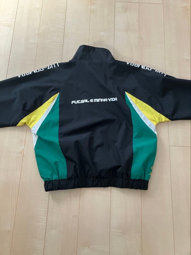 ルースイソンブラ　トレーニングウェア