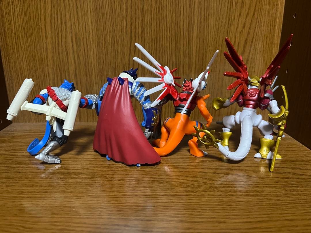 デジモンセイバーズ　究極進化　デジモン図鑑　シャイングレイモン　フィギュア