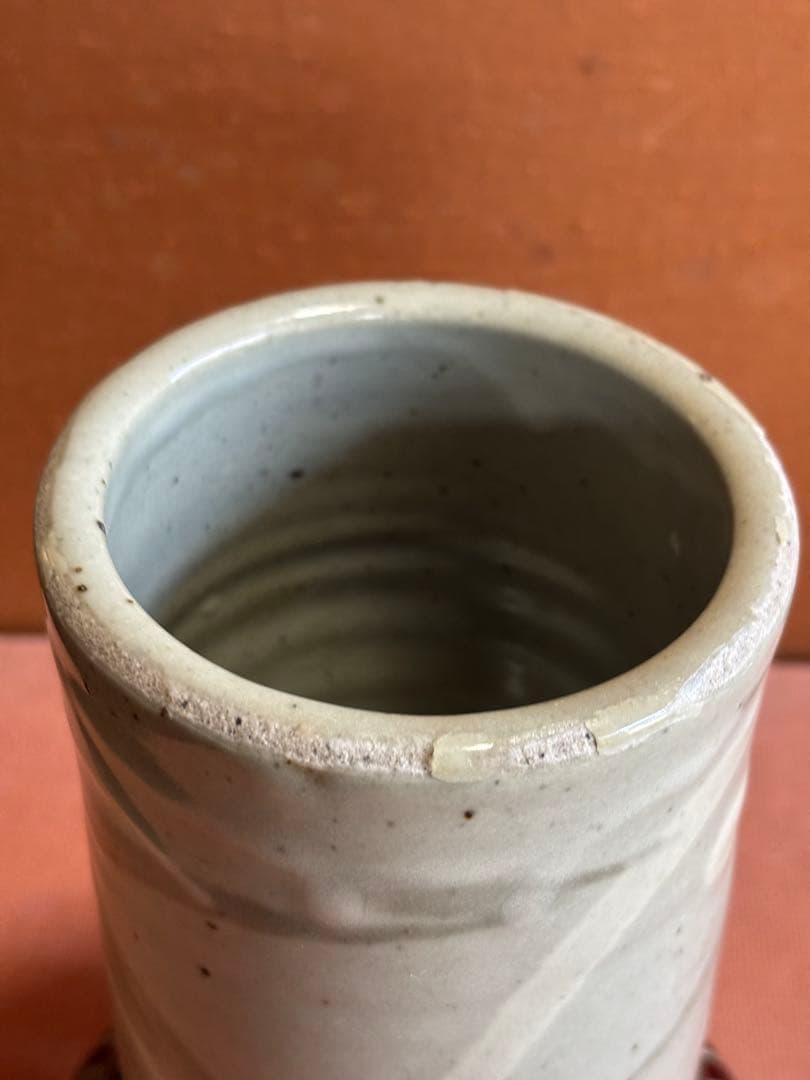 やまちゃん河井寛次郎作灰黒白釉掛回文筒瓶　検森を通る木枯　一品物