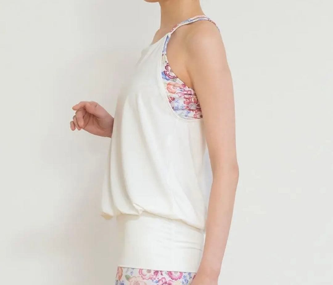 【新品タグ付き】【SUKALA】エンブロイダリープリントカバーキャミソール Ｍ