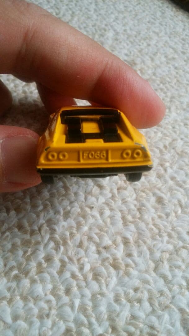 トミカ ミニカー 　フェラーリBB512　イエロー　1979年物