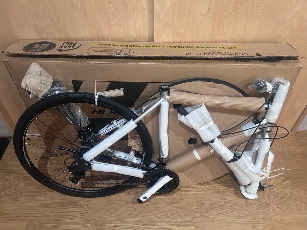 はるとふく　　新品　HILAND クロスバイク