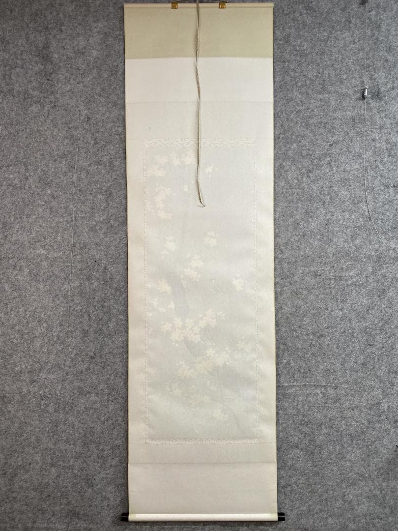 よ*ん様 小西春玲『桜に小禽』美術年鑑掲載 絹本 共箱 さくら春花鳥 掛軸250