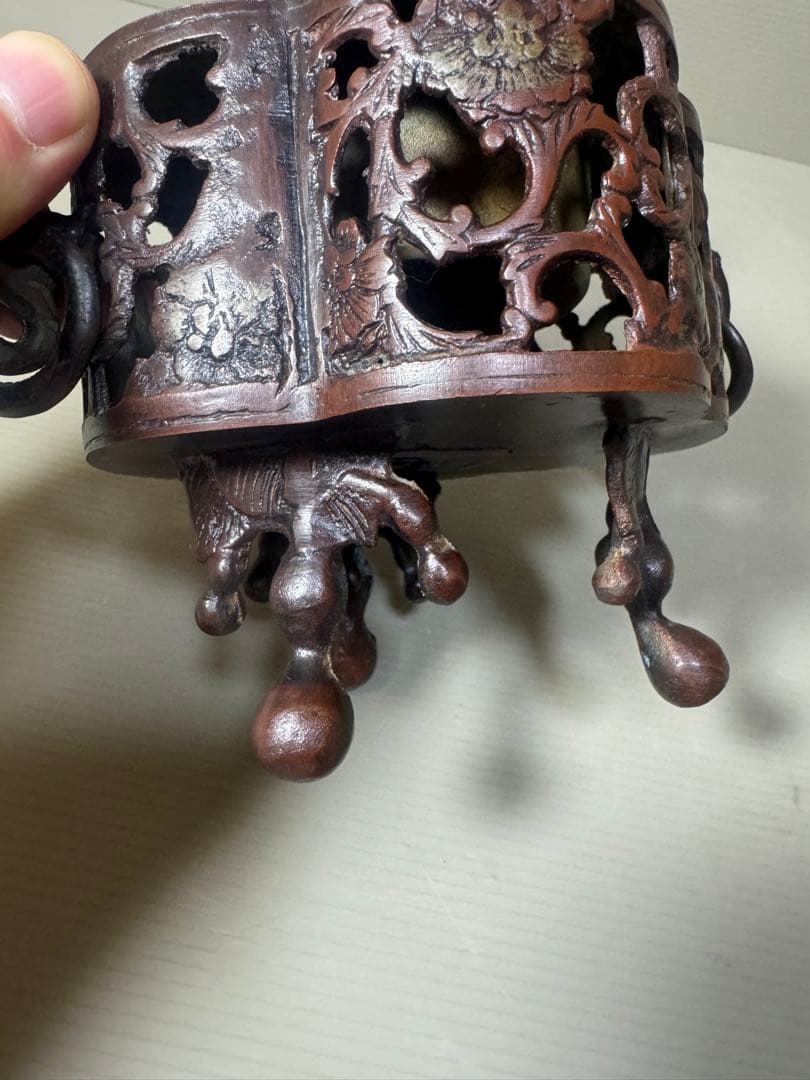 2212 骨董　大明宣徳年製銘　木瓜型　透かし文獅子摘み　香炉　時代物