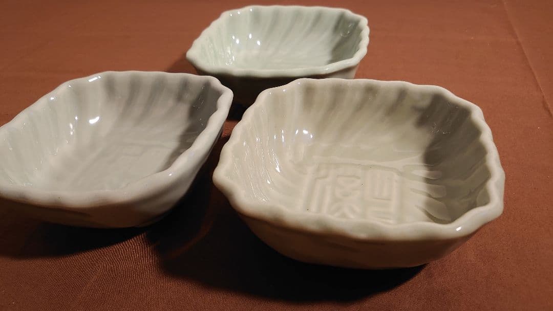 李朝　青磁　角鉢　古玩　アンティーク青磁　図録掲載品　３客