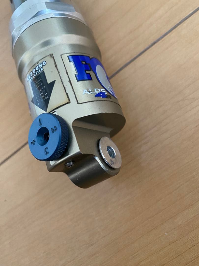 FOX リアサスペンション　ALPS 4R 軸間145？