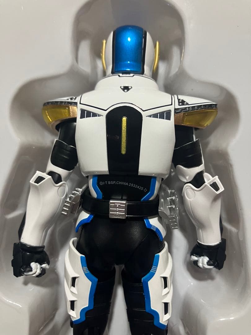 S.H.Figuarts 真骨彫　仮面ライダーイクサ