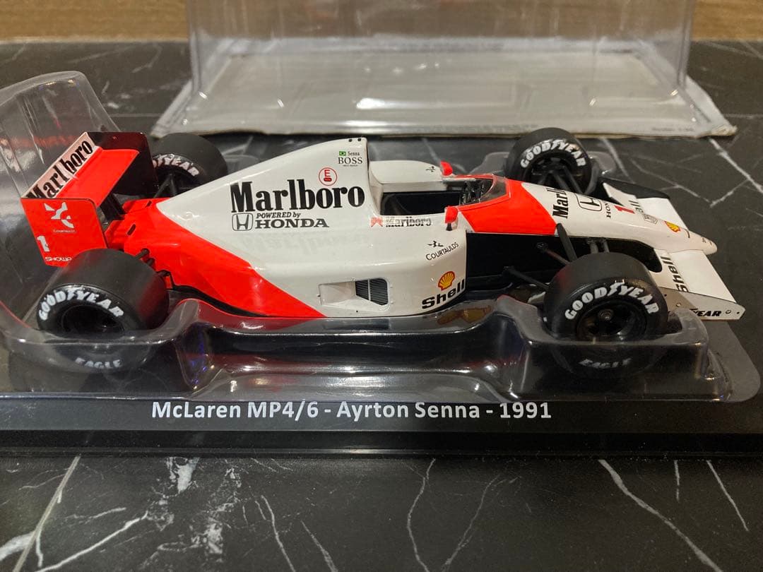 日本未発売　マルボロ仕様 ビッグスケールF1コレクション　MP4/6 セナ