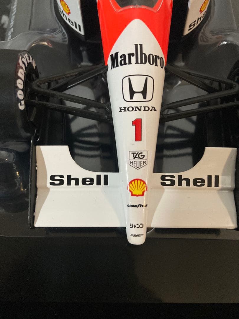 日本未発売　マルボロ仕様 ビッグスケールF1コレクション　MP4/6 セナ
