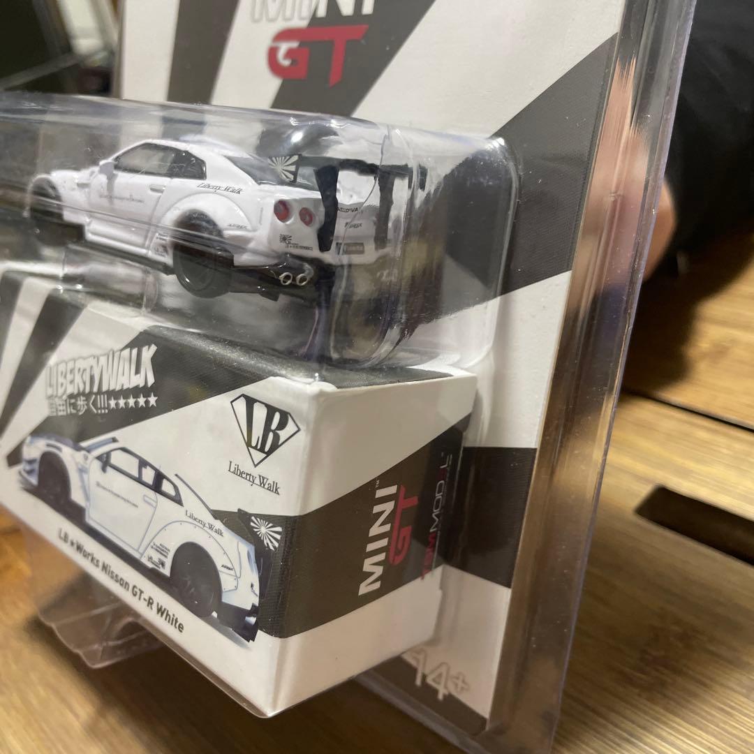 トイザらス限定 MINI GT LB★Works GT-R Aventador