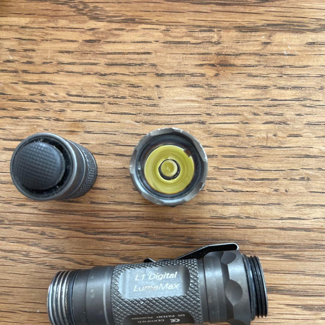 SureFire L1 Digital フラッシュライト