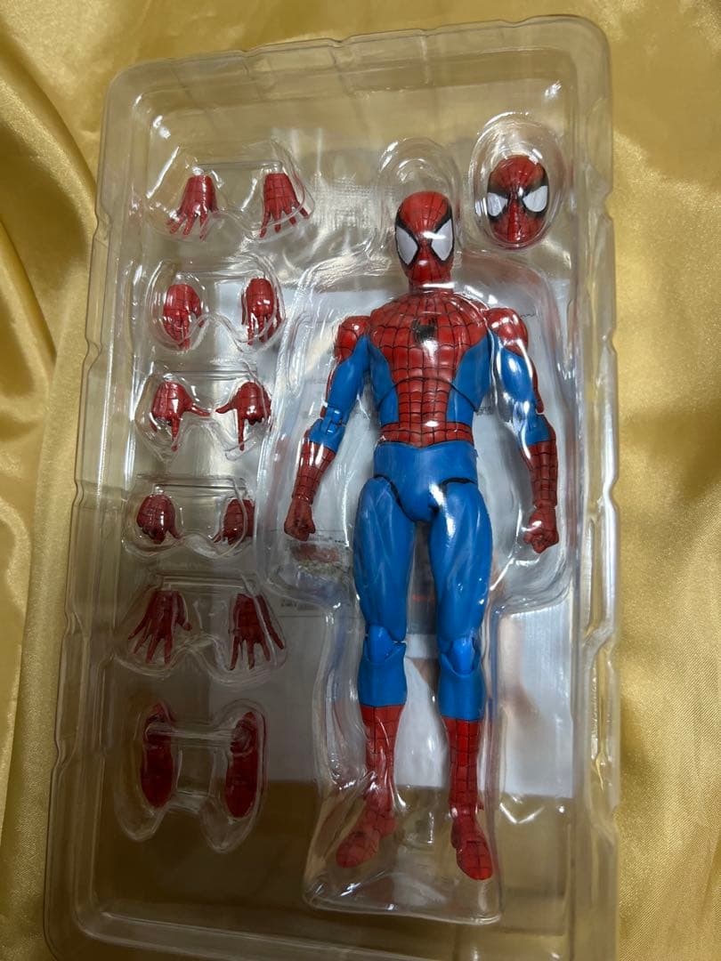 MAFEX スパイダーマンCLASSIC COSTUME Ver.