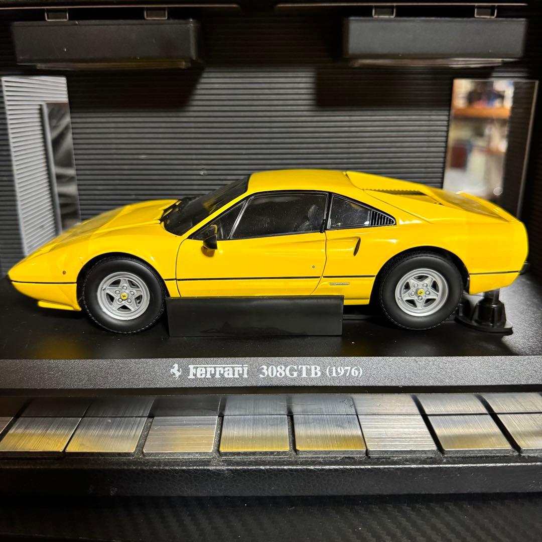 絶版 京商 1/18 フェラーリ 308GTB
