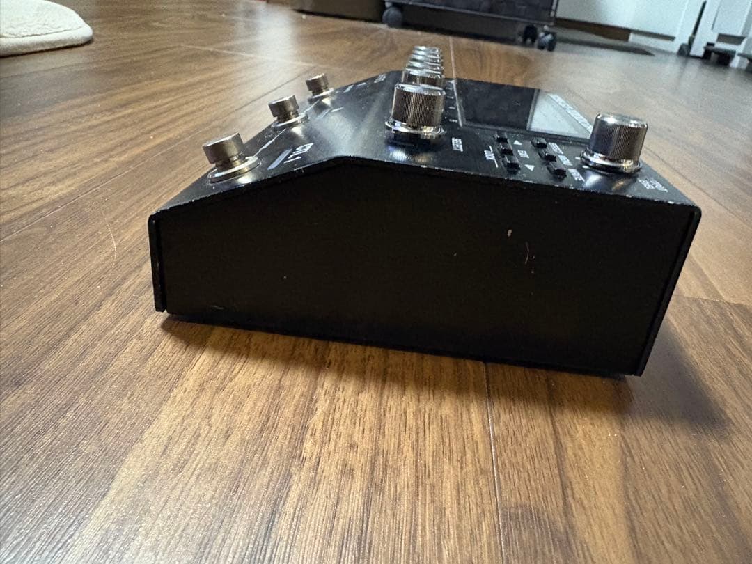 BOSS GT-1000CORE ギターマルチエフェクター 箱・付属品付き