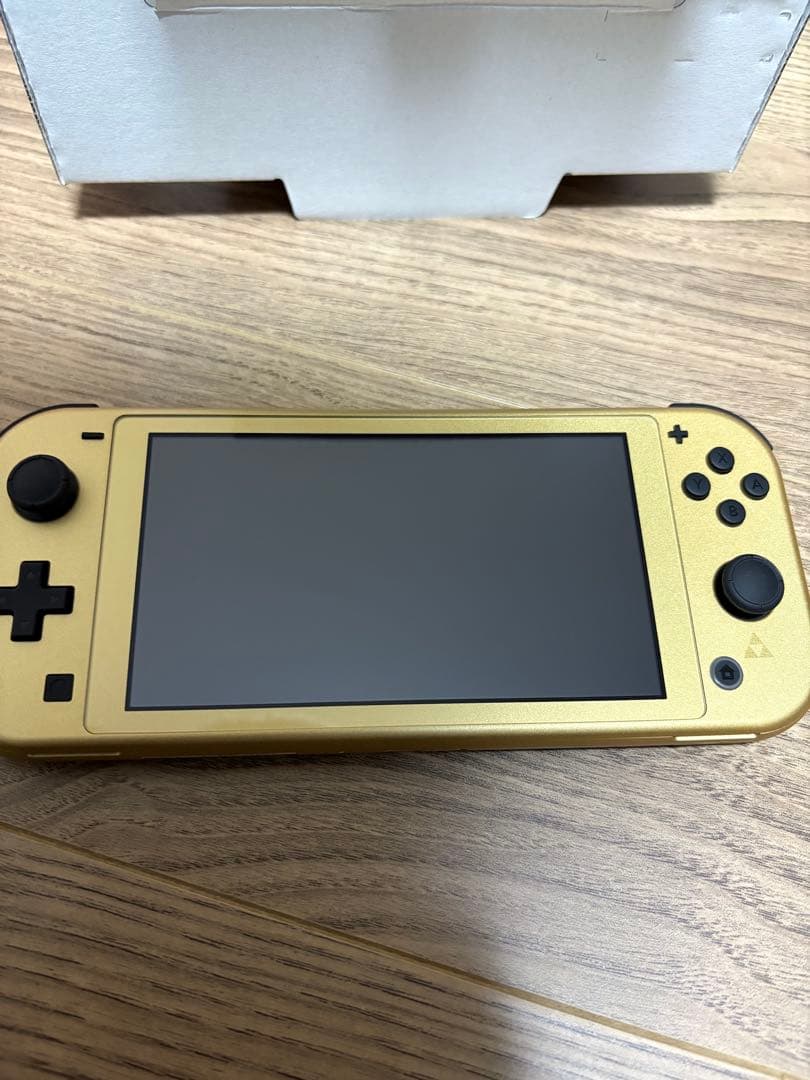 ニンテンドースイッチライトハイラルエディション極美品
