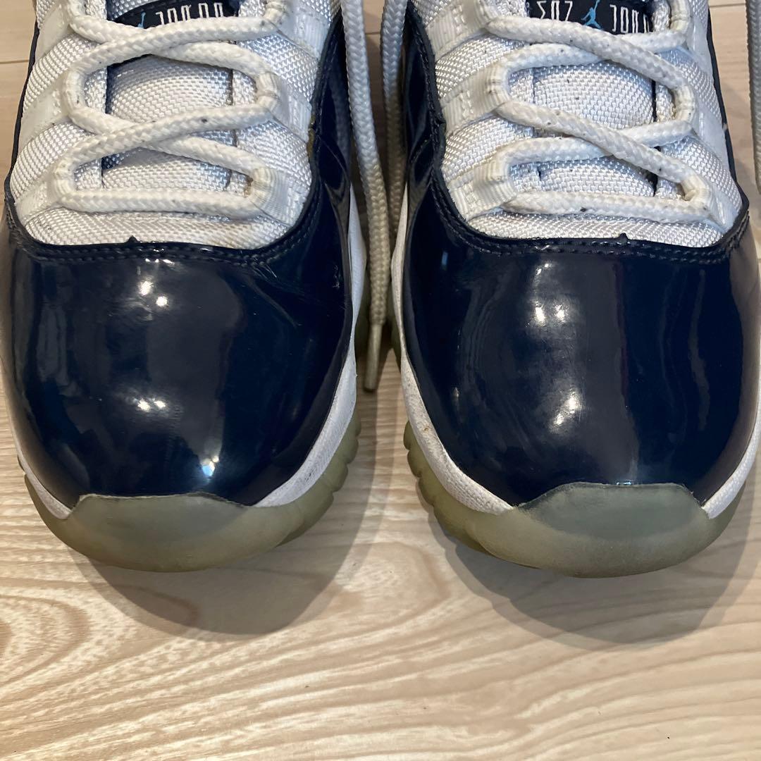 Air Jordan 11 ホワイト/ネイビー