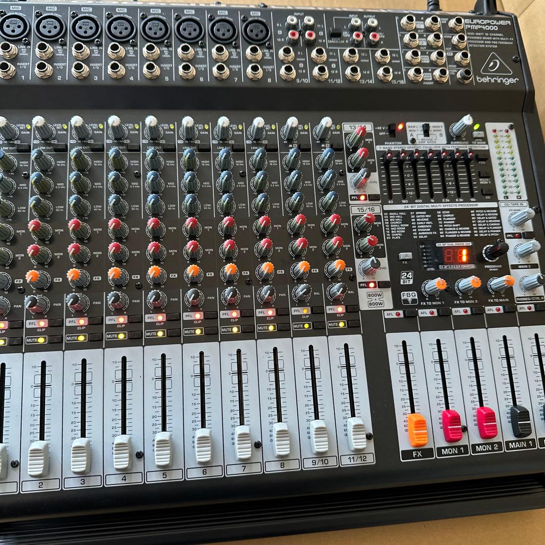 Behringer EUROPOWER PMP4000 パワードミキサー