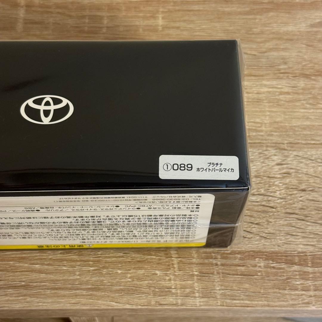 【非売品】トヨタ アルファード プラチナホワイトパールマイカ 1/30 ミニカー