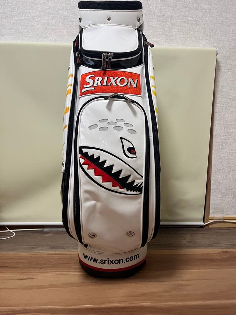 スリクソンキャディバック　ガオモンスター　ヘッドカバー、アイアンカバー、フード付