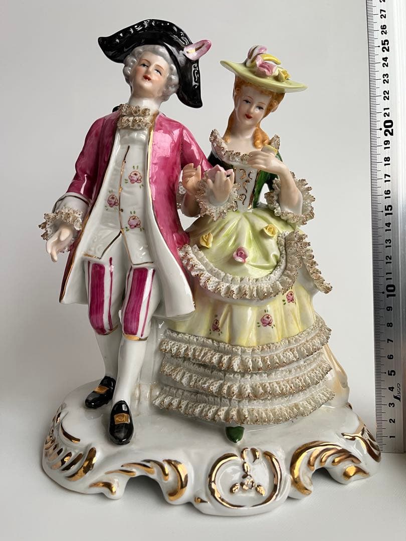 【磁器製アンティーク人形】 昭和から語りかけるセト・ノベルティ