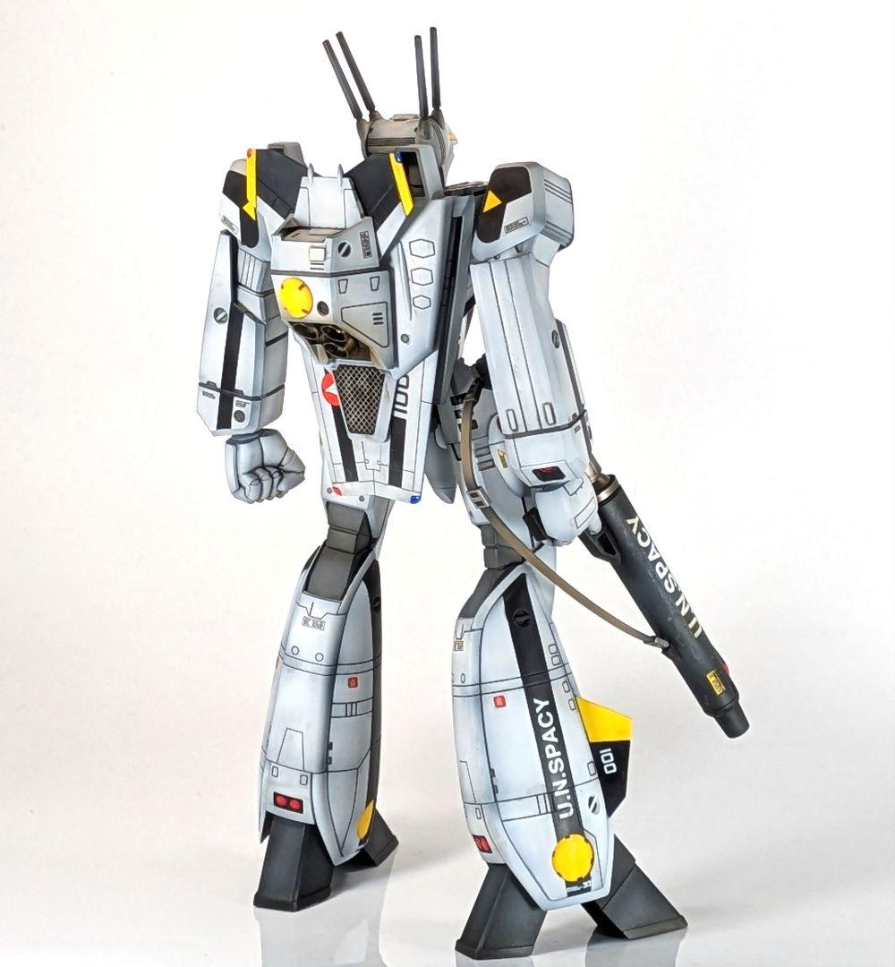 【予約注文】1/72バトロイドバルキリー　PLAMAX　プラモデル　組立済完成品
