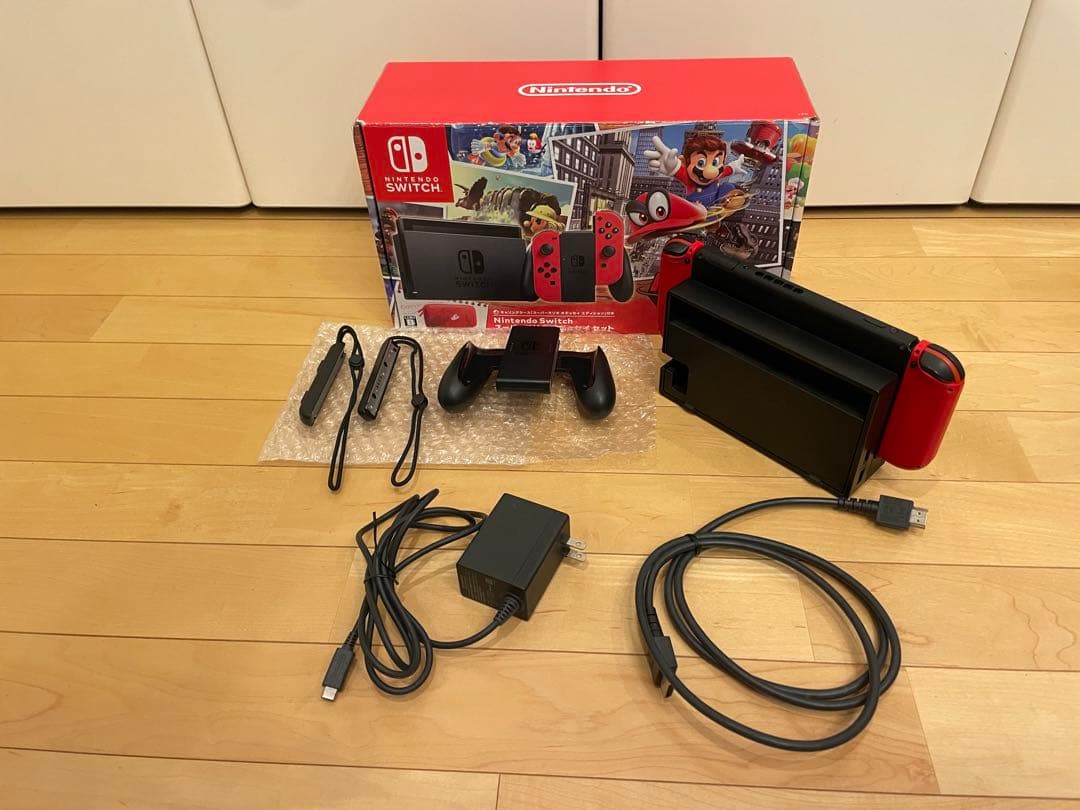 Switch Nintendo Switch本体 レッドJoy-Con