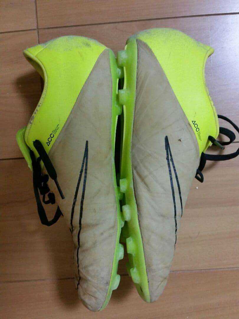 アディダス サッカースパイク