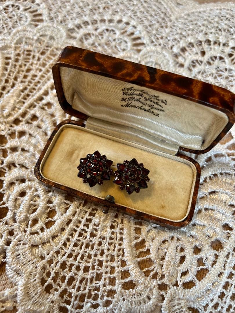 アンティークガーネットブローチ　薔薇