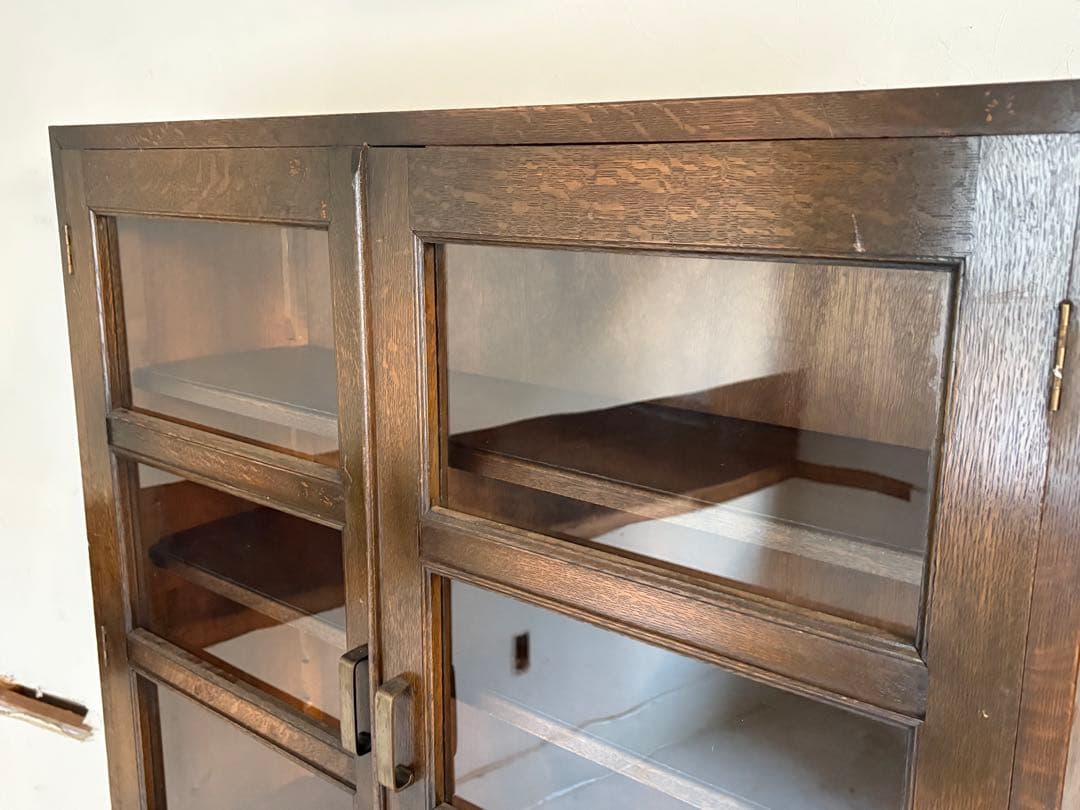 木製キャビネット ダークブラウン ガラス扉 本棚 アンティーク