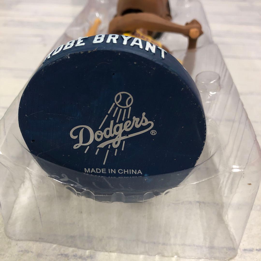 s02 【非売品】LAドジャース8/8記念品 コービーブライアント　ボブルヘッド