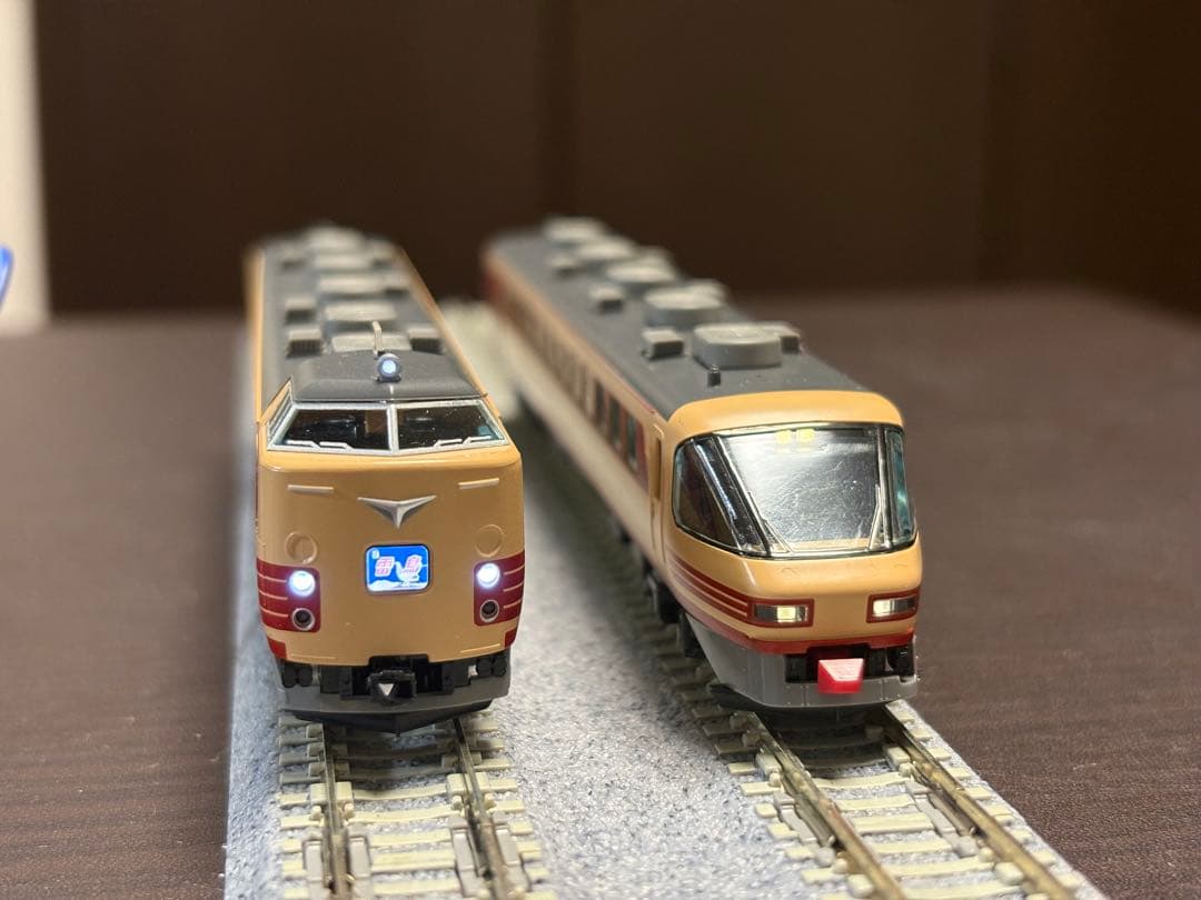 TOMIX 485系特急「雷鳥」9両セット(一部室内灯入り)