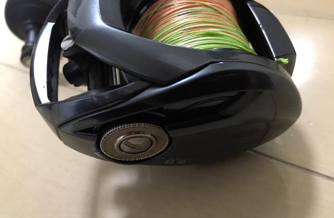 ダイワDAIWA タトゥーラTW 400H・右ハンドル