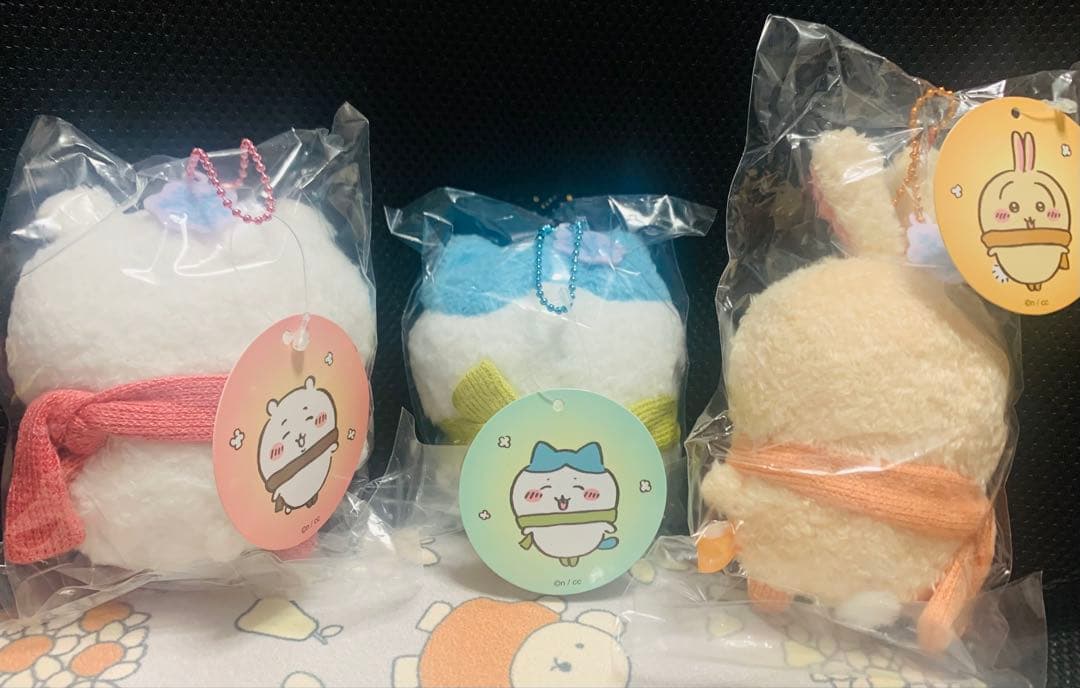 【新品未開封】ちいかわ　ぬくぬくの装い　マスコット3点　ハチワレ　うさぎ