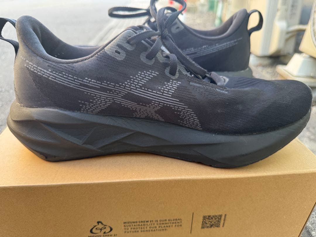 スパイク・シューズ ASICS novablast 5 28cm