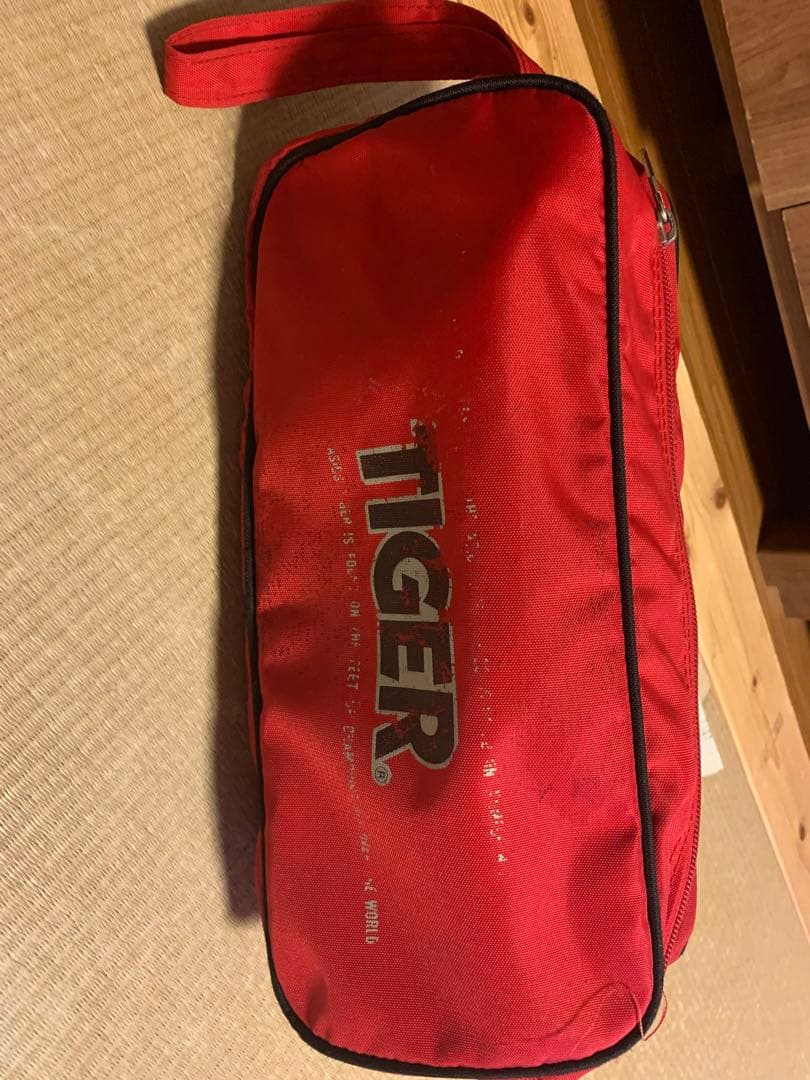 アシックスサッカーシューズ