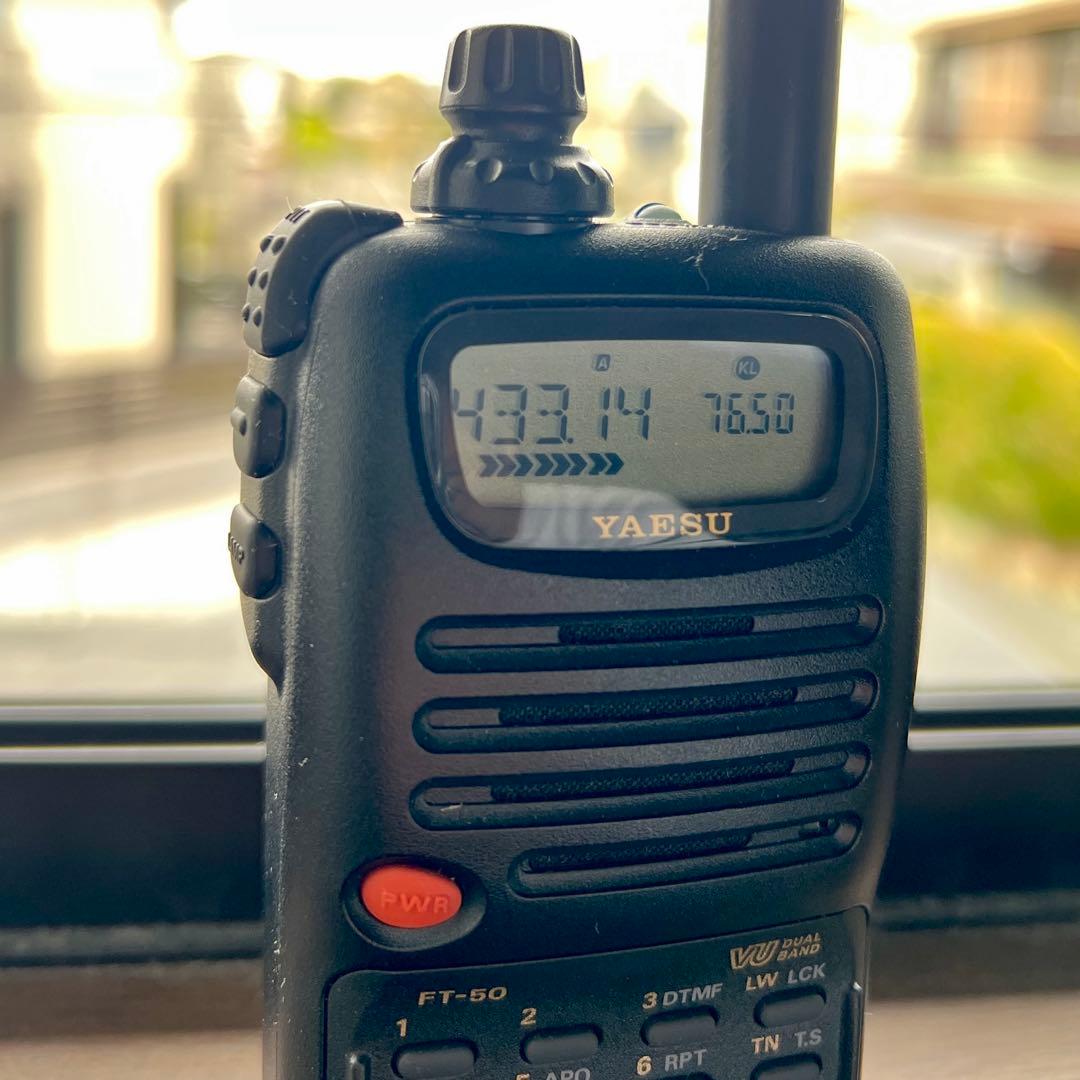 YAESU FT-50 ハンディ トランシーバー 144/430M