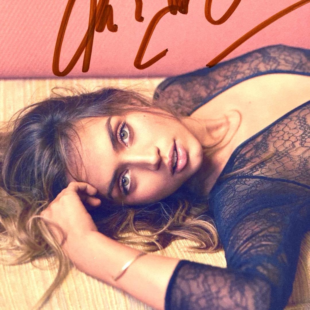 セール中…アナデ・アルマス直筆サイン入り2Lサイズ写真…Ana de Armas