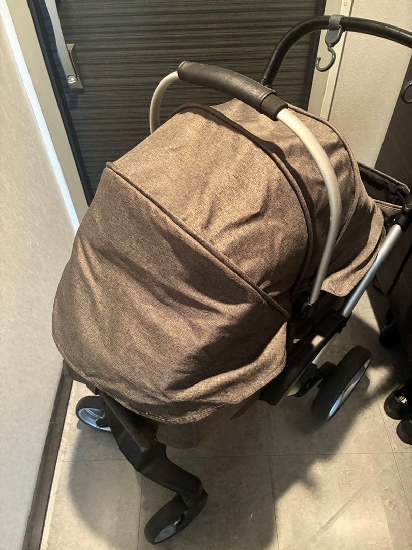 ピッコロカーネ　ベント　カーキ色