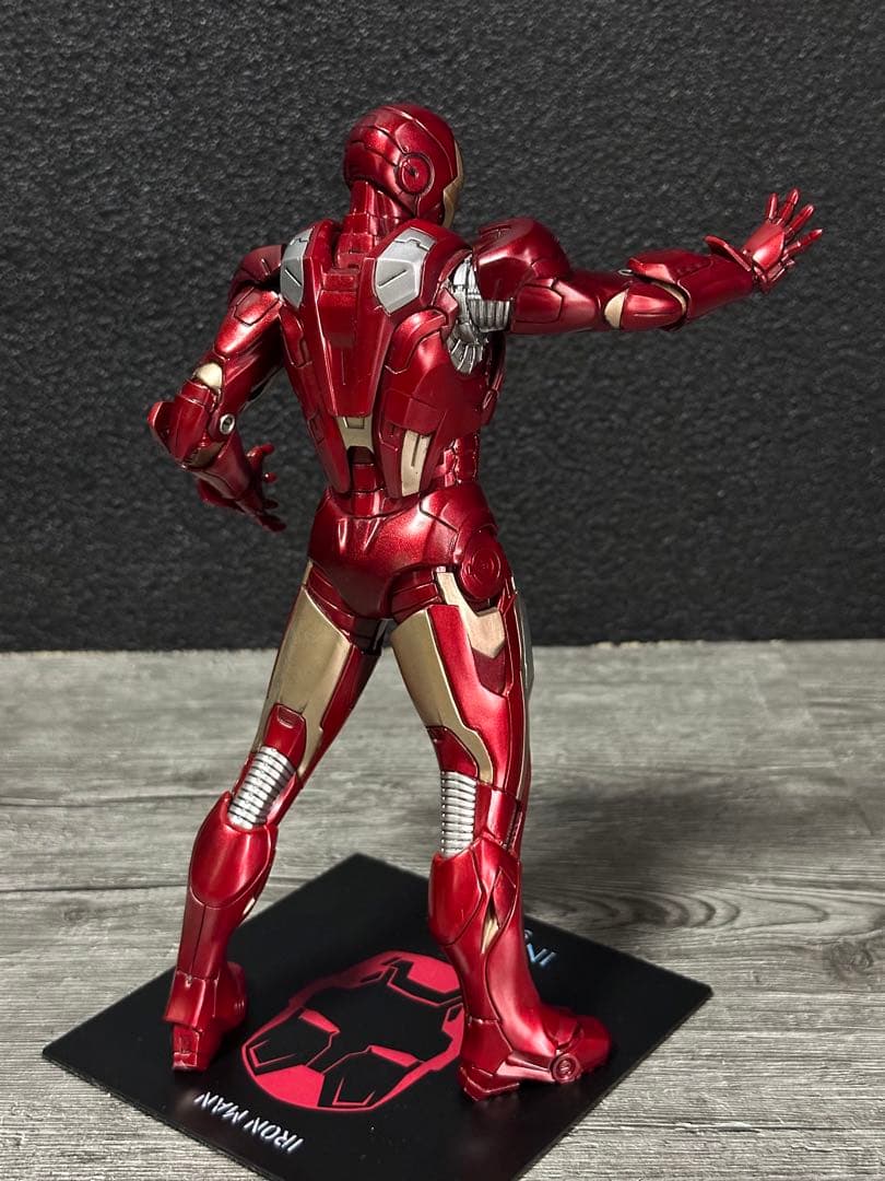 インフィニティサーガ　アイアンマン　ブラックパンサー　フィギュア