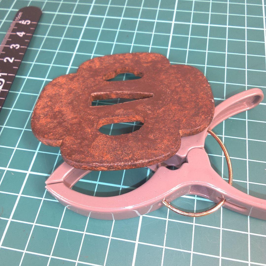 小物１ 花弁型 鉄製 鍔(つば) 錆色