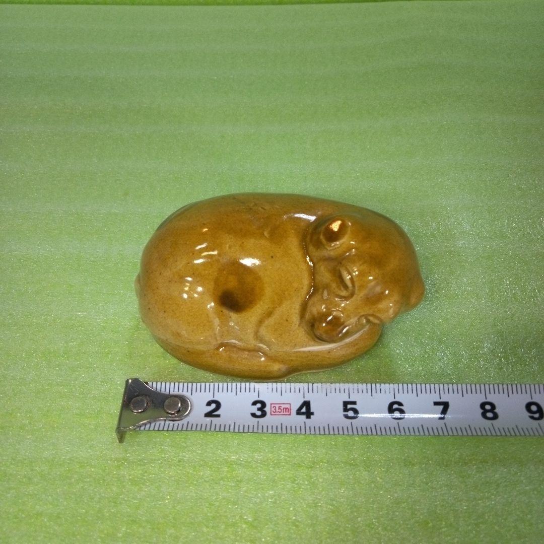 優しい表情で寝ている犬の香合　陶器製？　茶色　德？　徳？　干支香合　犬香合　レア