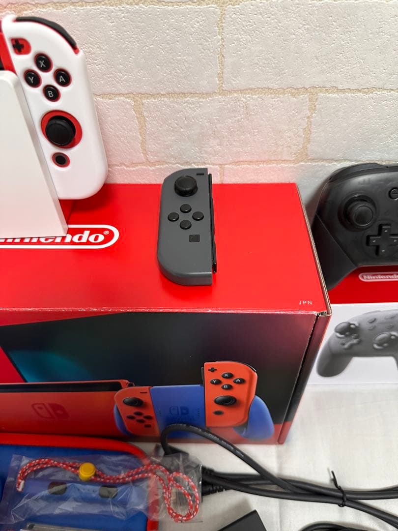 Nintendo Switch マリオレッド✖︎ブルー+プロコンセット