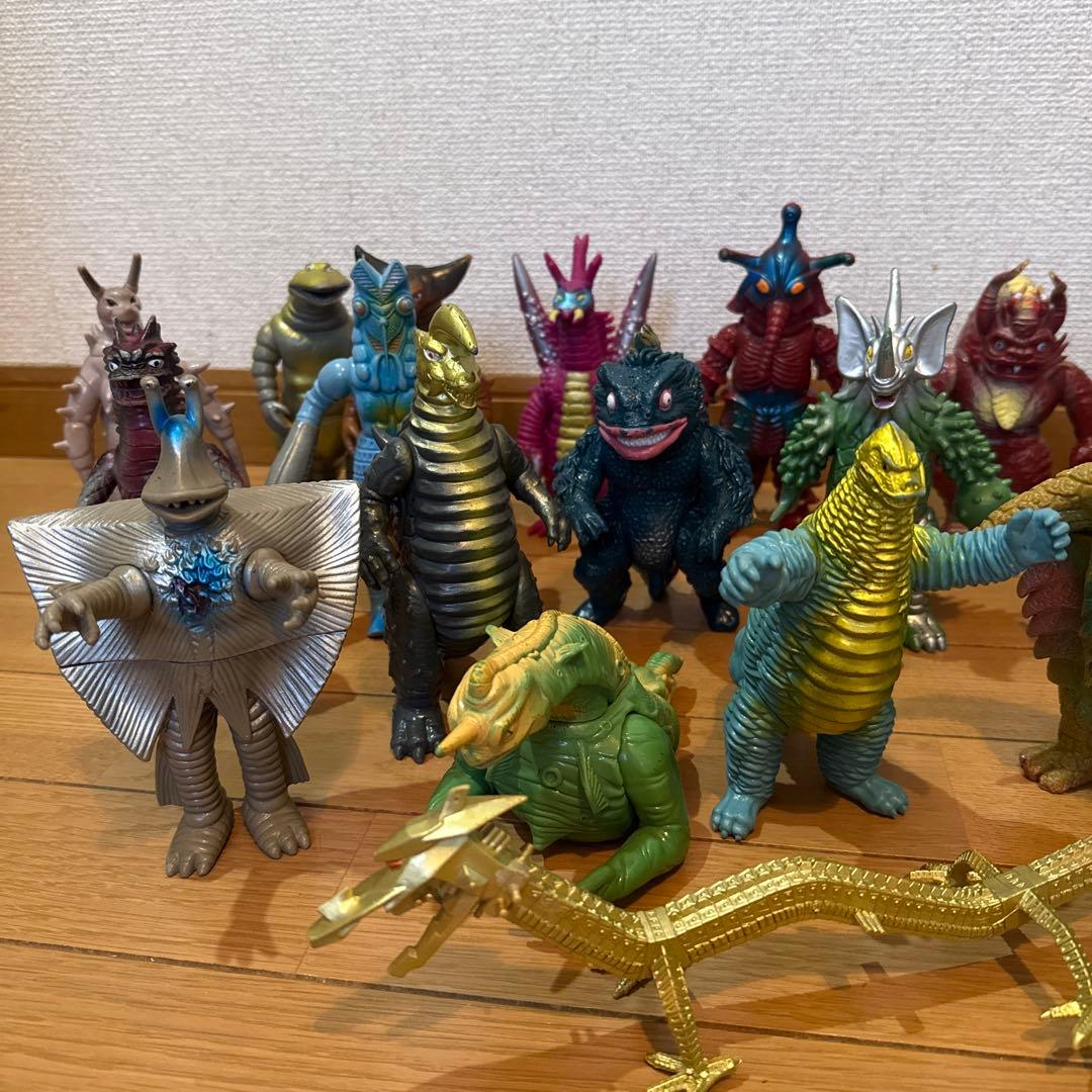 バンダイ　怪獣ソフビ　20体