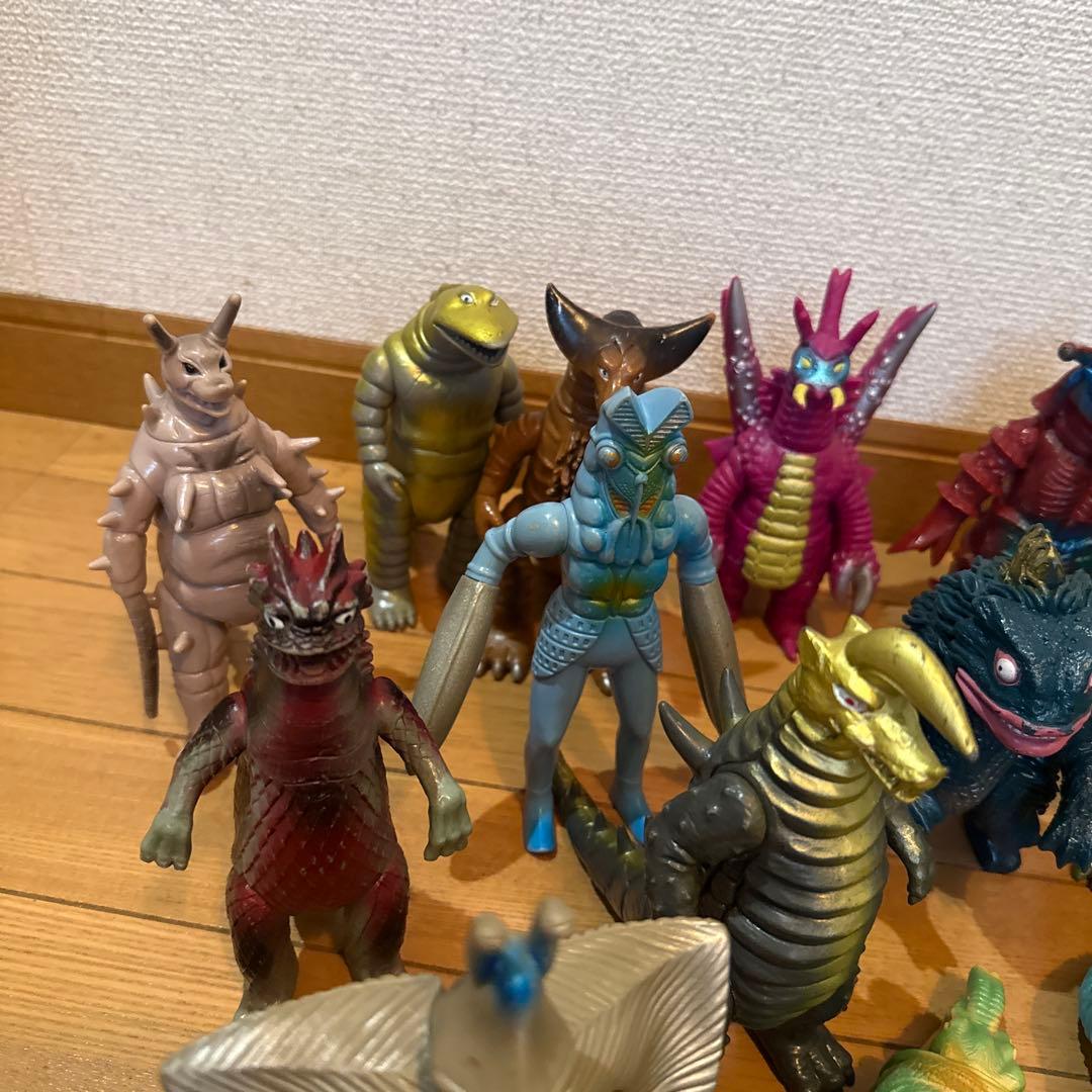 バンダイ　怪獣ソフビ　20体