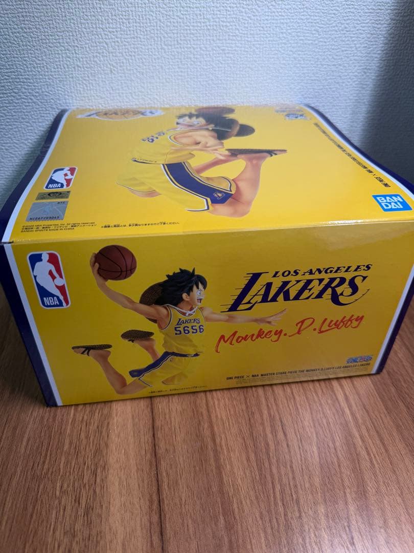 ワンピースベースショップ　NBA ロサンゼルスレイカーズ　ルフィ　フィギュア