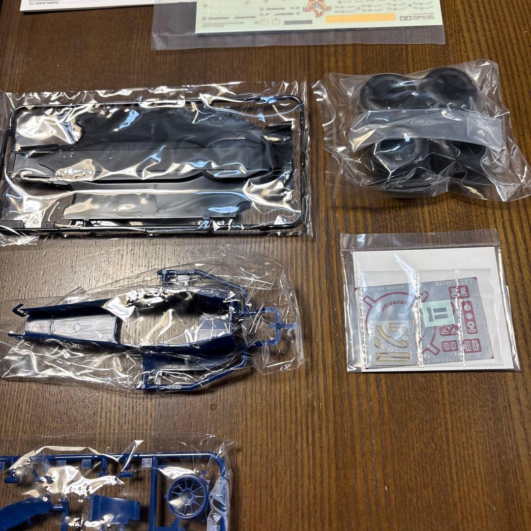 タミヤ　プラモデル　1/20 フェラーリ SF70H レッドブル　RB6 など