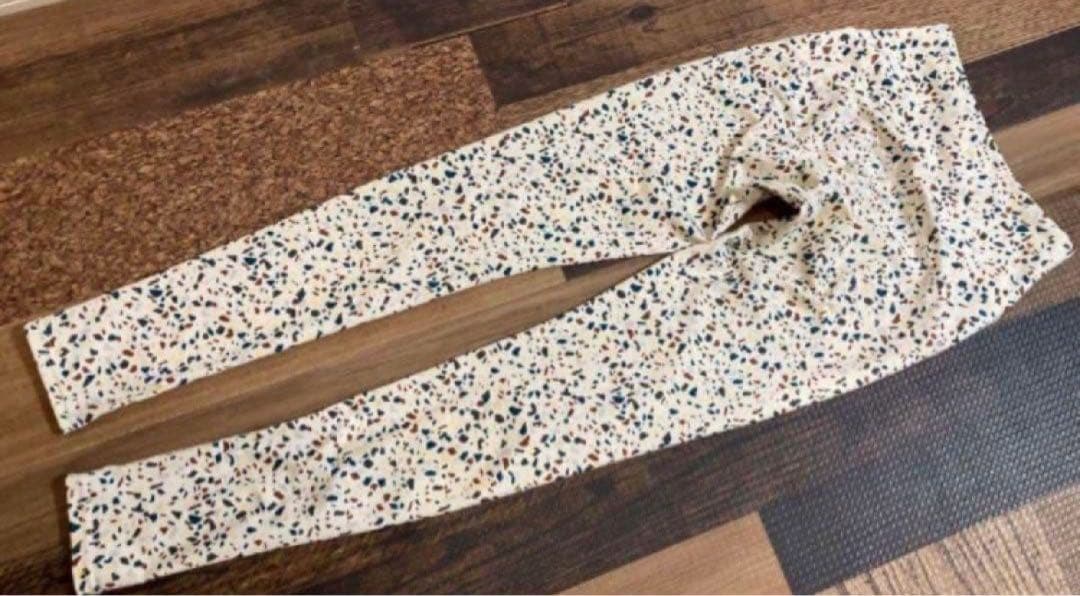 極美　emmi yoga エミヨガ　ヨガウェア　オフホワイト×カラフル　S