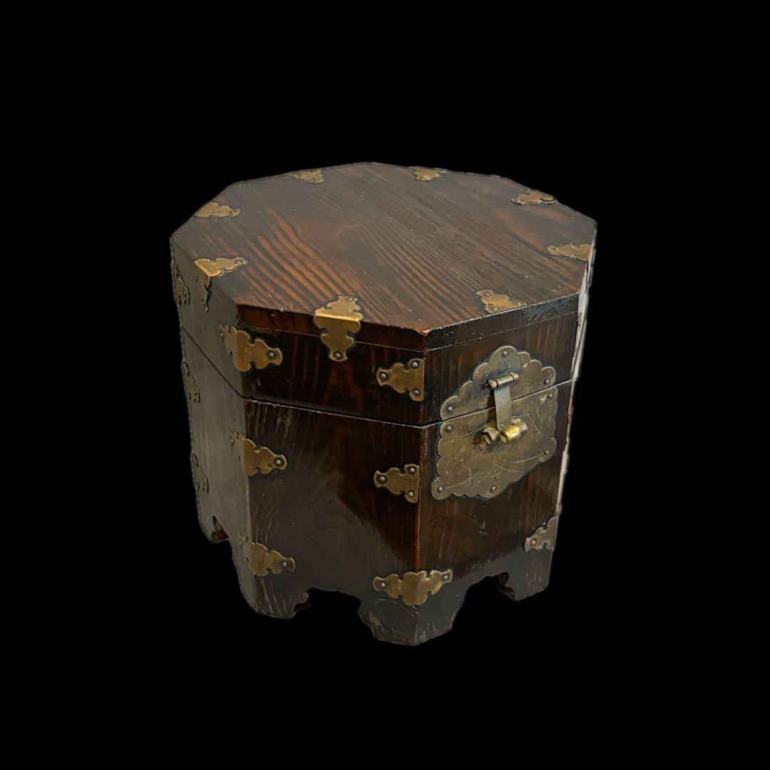 李朝家具 時代八角箱 内側紙張仕上