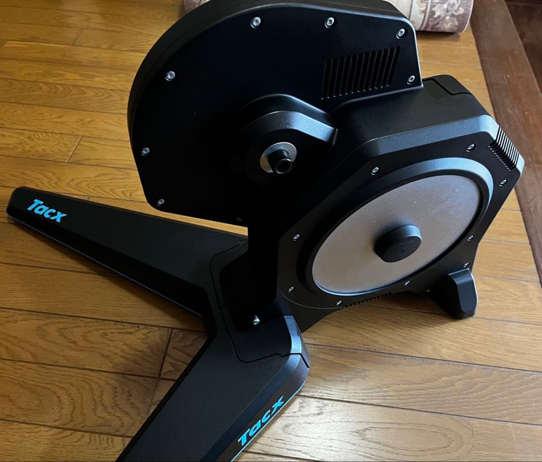 Tacx FLUX 2 ローラー台